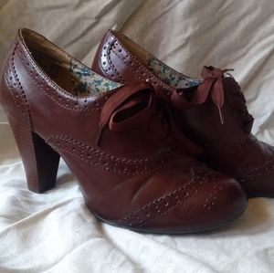 American Eagle Oxford Heels